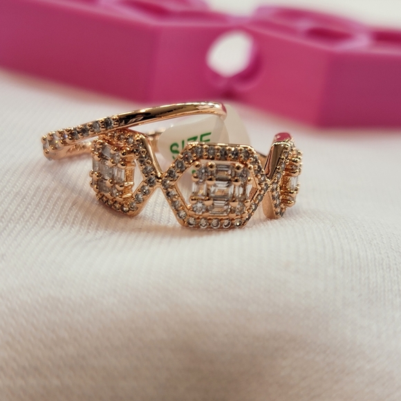 Bomb party ring size 8 - Picture 4 of 4